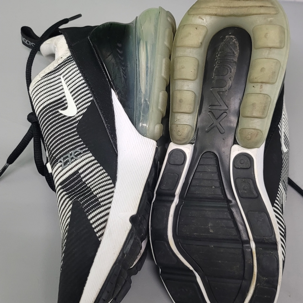Nike 270